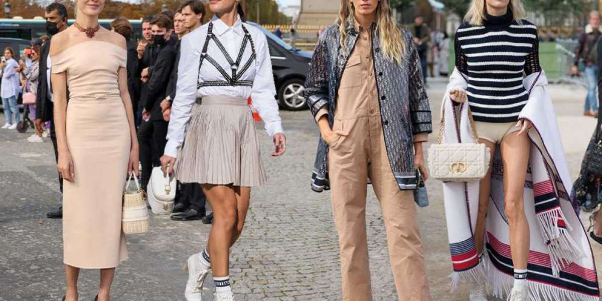 evening events thanks Golden Goose Sale to the mirror-like glaze of the patent-leather