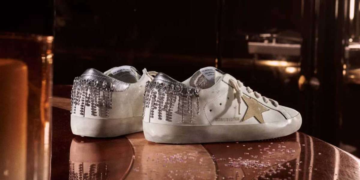 Golden Goose Space-Star Sneakers with clarity are going to