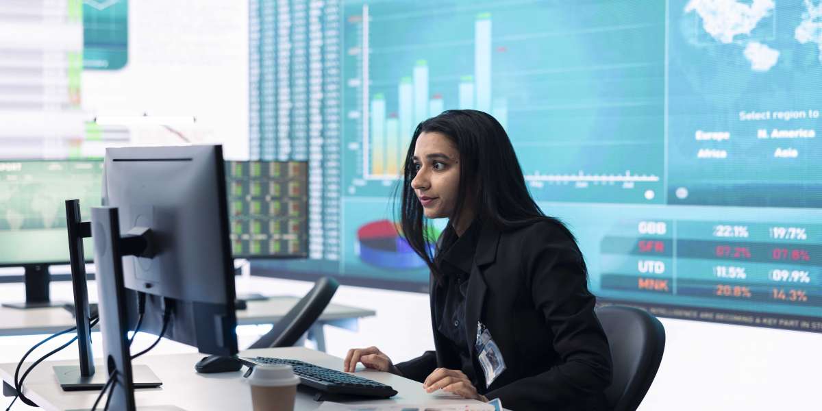 Forex Trading on GODOCM: What You Need to Know Before You Start (Zoe Patterson’s Success Story)