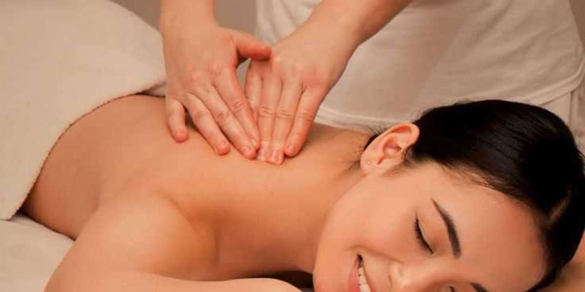 Full Body Massage Therapy in London: Rejuvenate at Zoya’s Beauty Salon