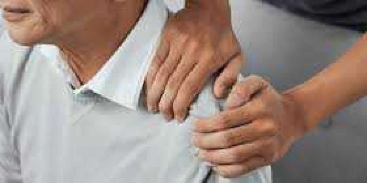 Best Chiropractor in Etobicoke: Shoulder Pain Relief Tips